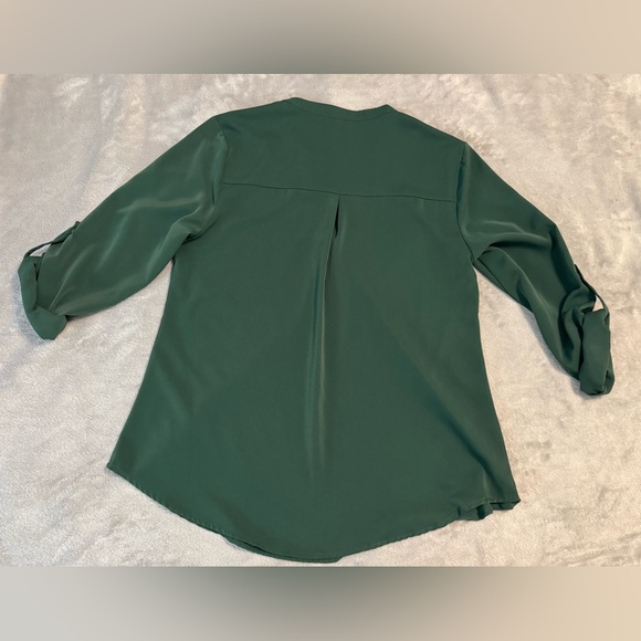Gaharu Dark Green Roll-Tab Sleeve Tunic Blouse - Picture 2 of 8